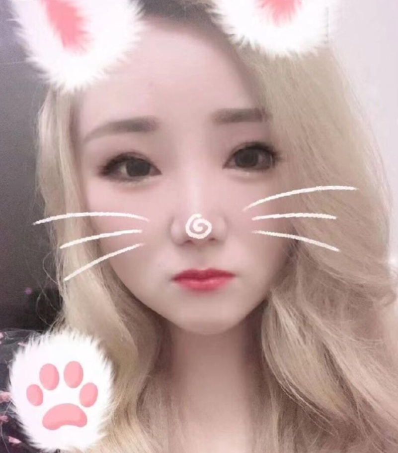 身材丰腴骚女人