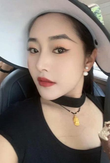 大奶蜜桃臀服务控