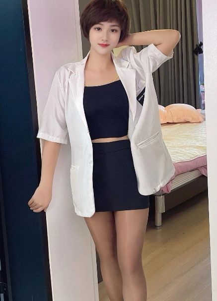 新人小九居家按摩抓龙筋