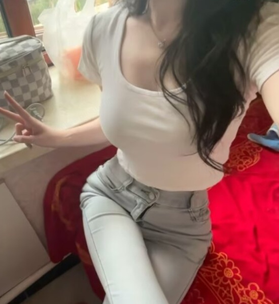 金川区情趣制服风骚妹子