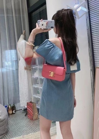 太仓天镜湖大奶美女