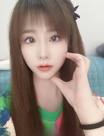 东北奶茶粉逼妹