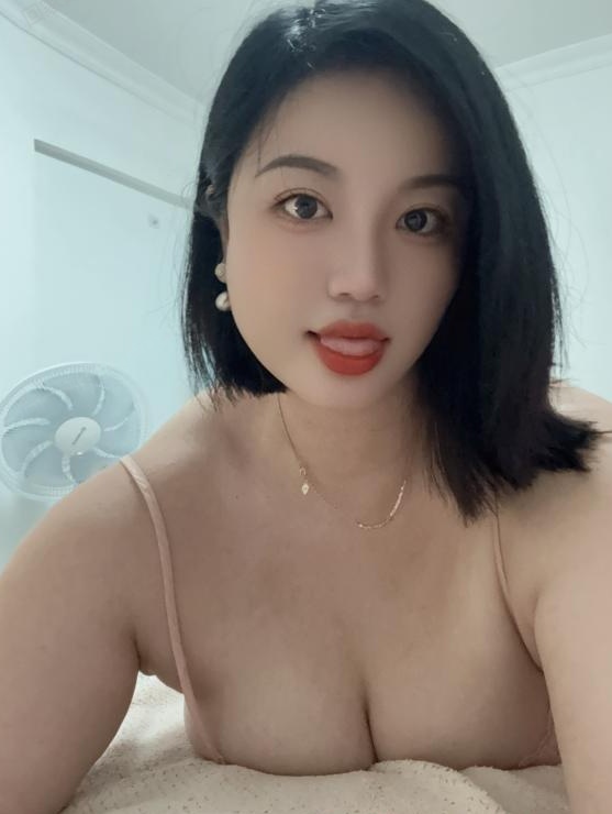 深圳宝安大奶妹