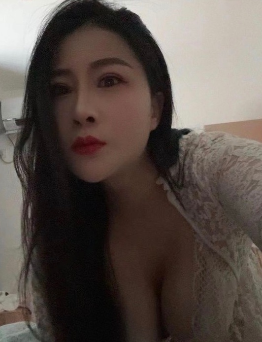 蹂躏反差熟女香香