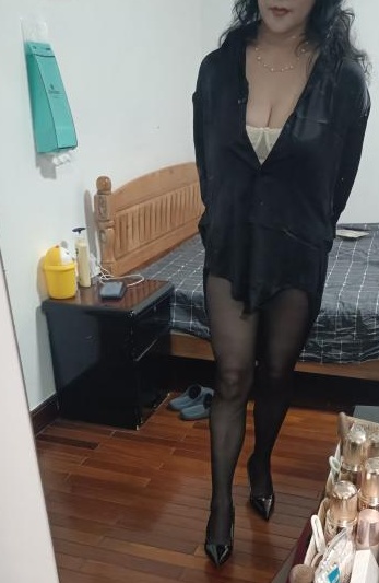 闵行大胸轻熟潘妮