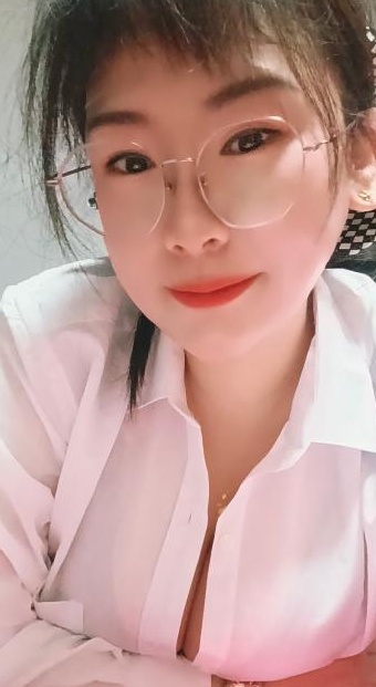 港龙城巨乳馒头姐