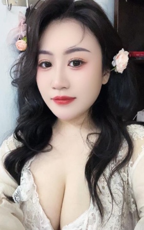 丰满大奶小姐姐