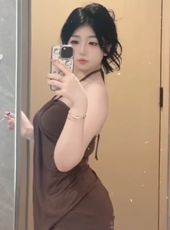 刚下海的粉嫩妹子