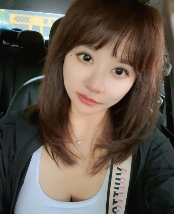 俏皮嫩妹小西西