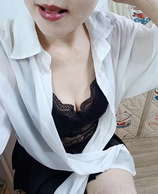晓港翘臀思思