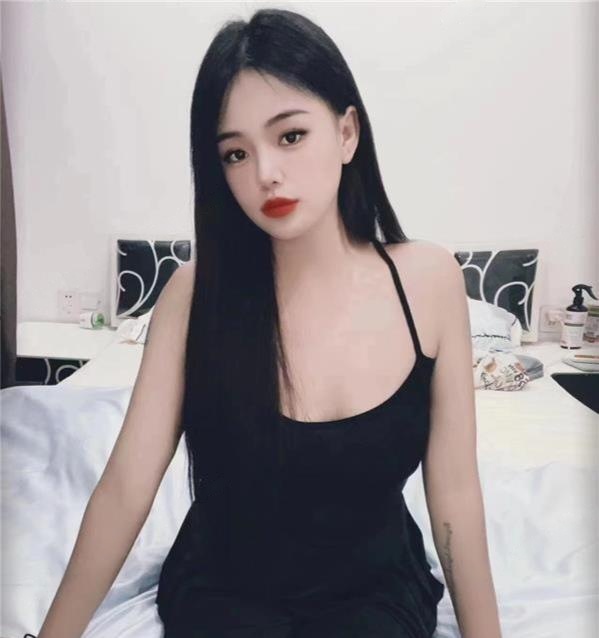 乖巧可爱小嫩妹