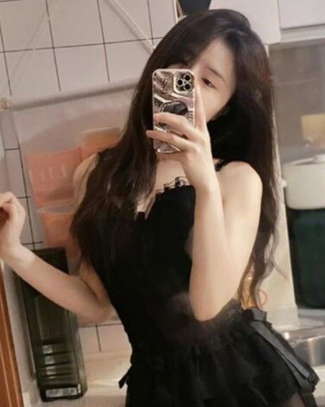 制服多多的温柔少妇