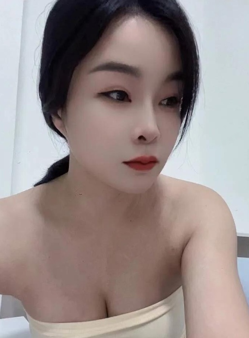 龙华区极品巨乳御姐兔子