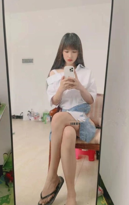 年轻小姐姐