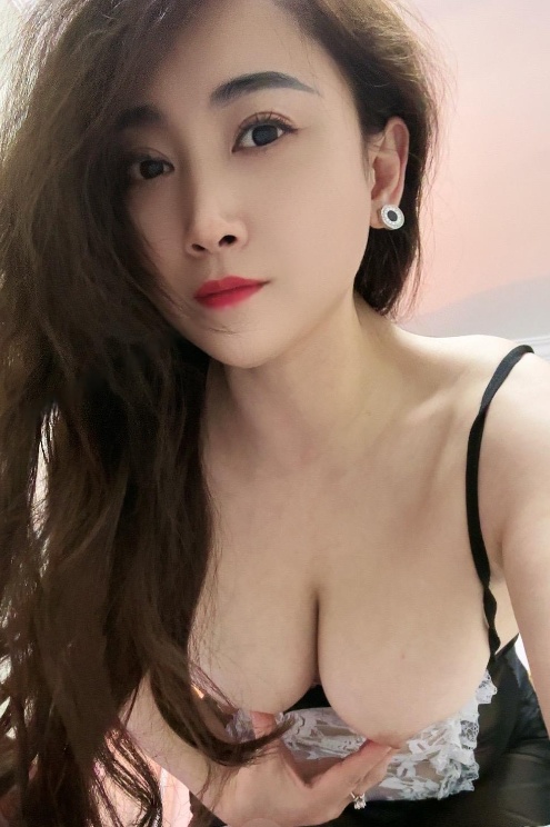 火辣巨乳御姐菲菲