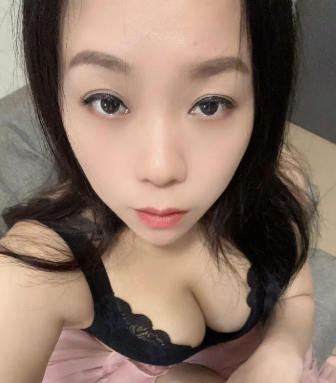 丰满少妇口活很棒