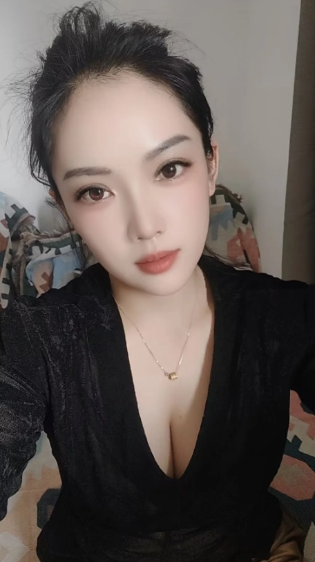 螺蛳湾大奶蜜桃臀