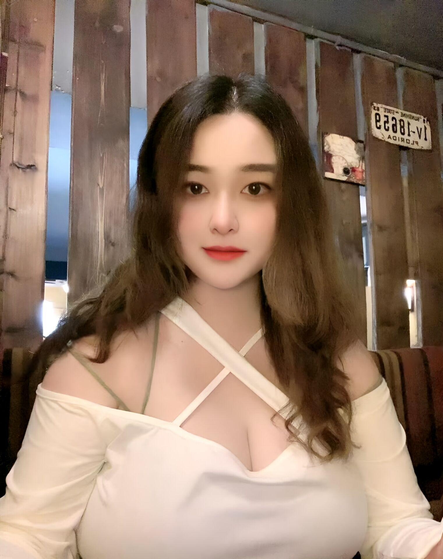 巨乳肥臀少妇姐姐