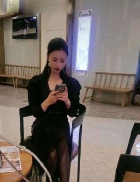 长腿健身少妇
