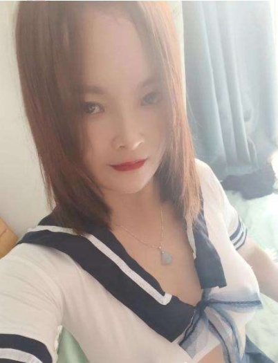 服务型年轻妹妹