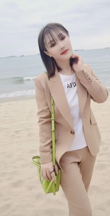 爱玩的少妇
