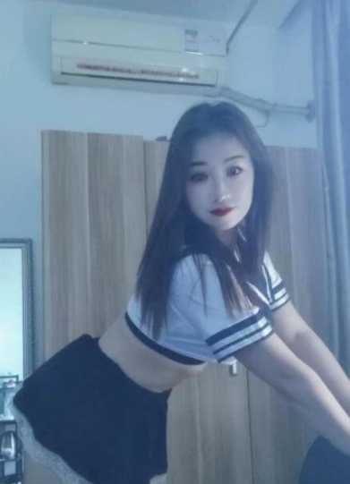 不错的制服少妇