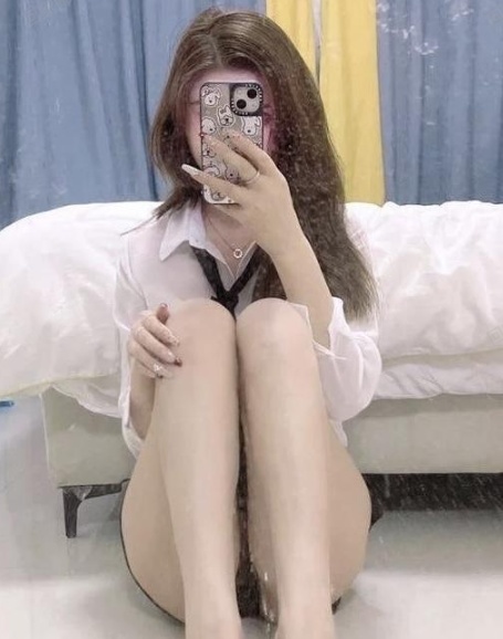 龙岗性感制服小嫩妹