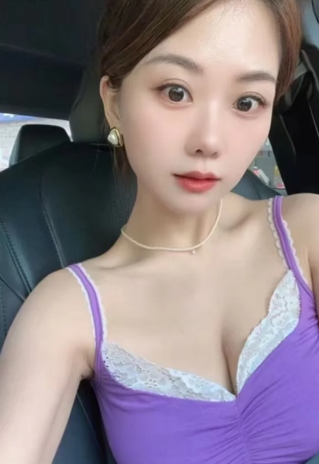 甜美少妇