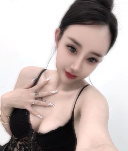 兼职纯欲御姐粉白臀大馒头