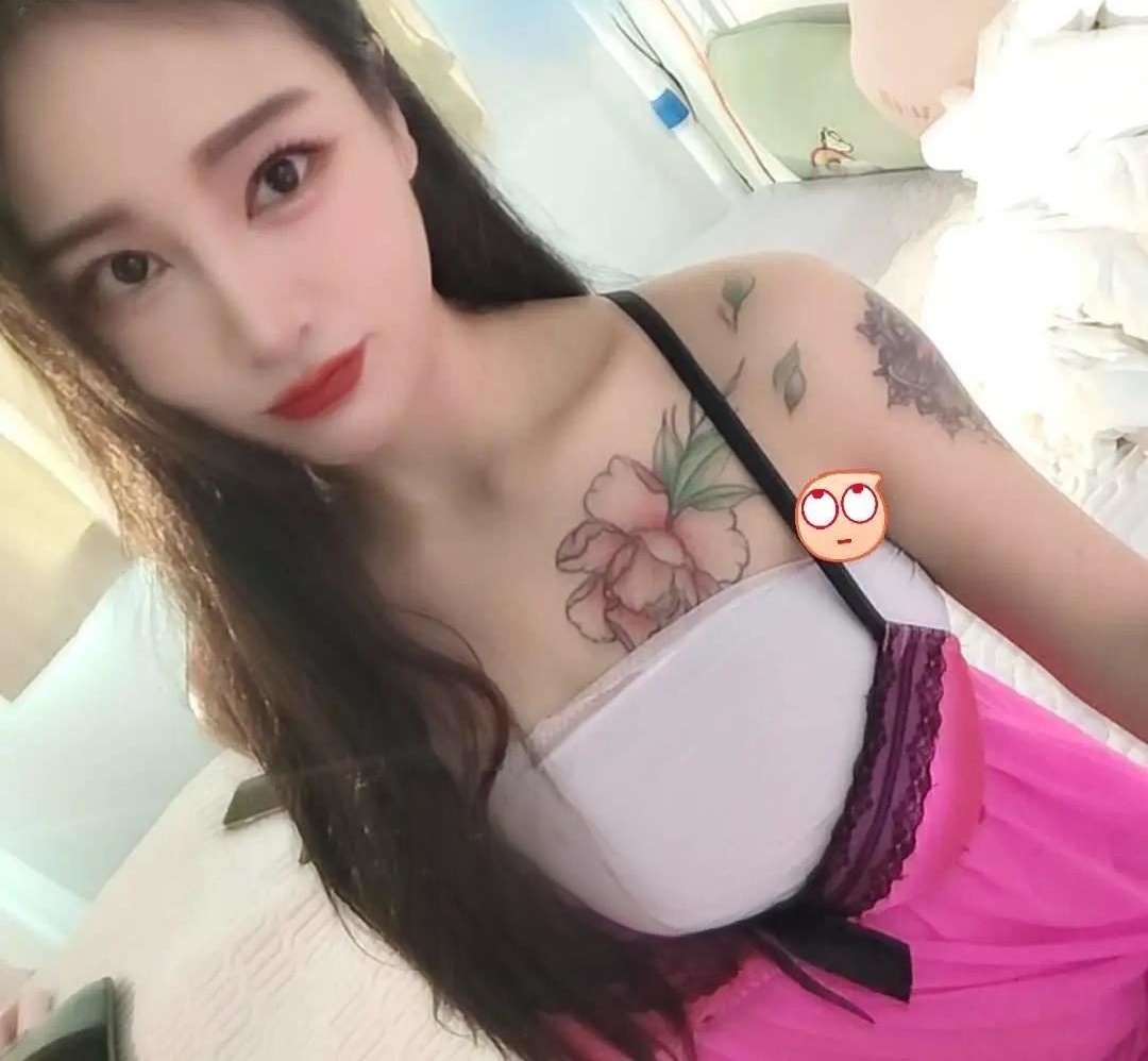 纹身骚货小月