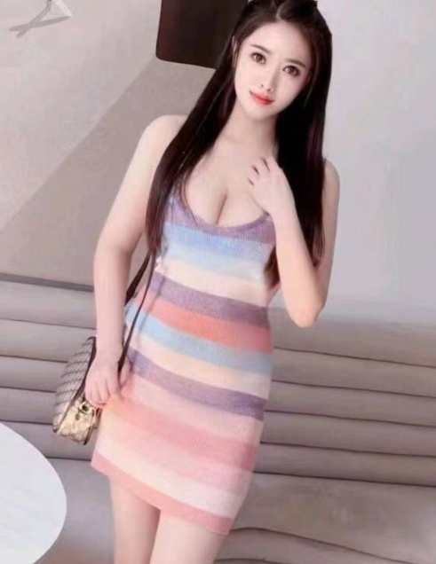 胸大骚气小美女
