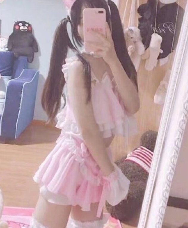 可爱的大学生，刚下水的