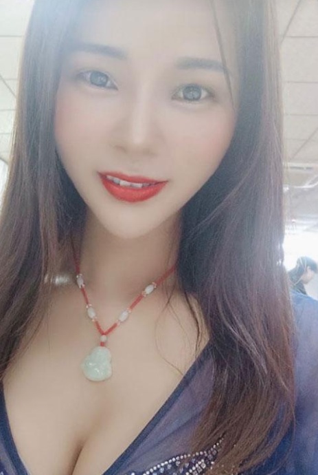 性感胸大咪咪粉