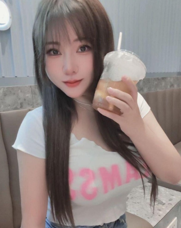 娇小可爱型身材偏瘦很听话