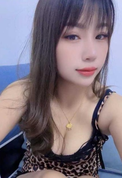 长发气质妹子身材丰满