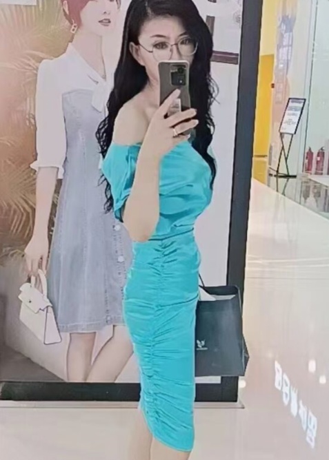 小蛮腰喷泉御姐