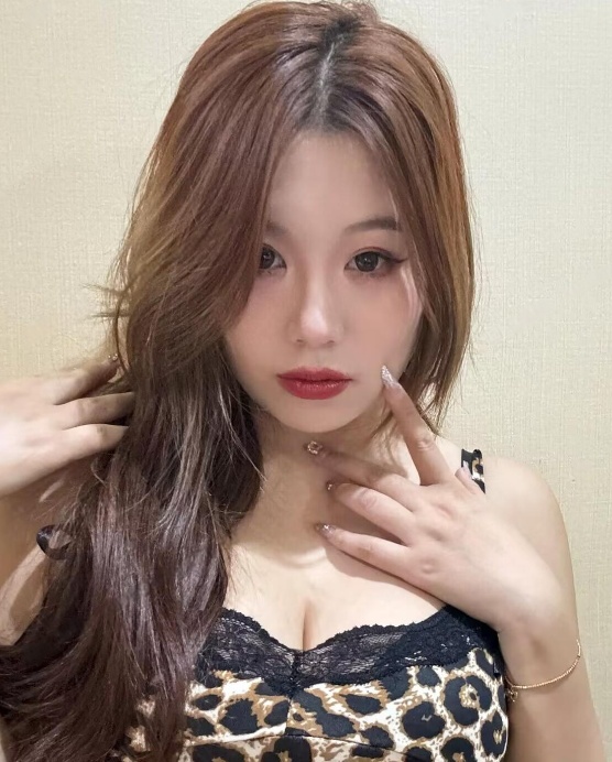 上海肤白大胸妹妹 水多浪的一批