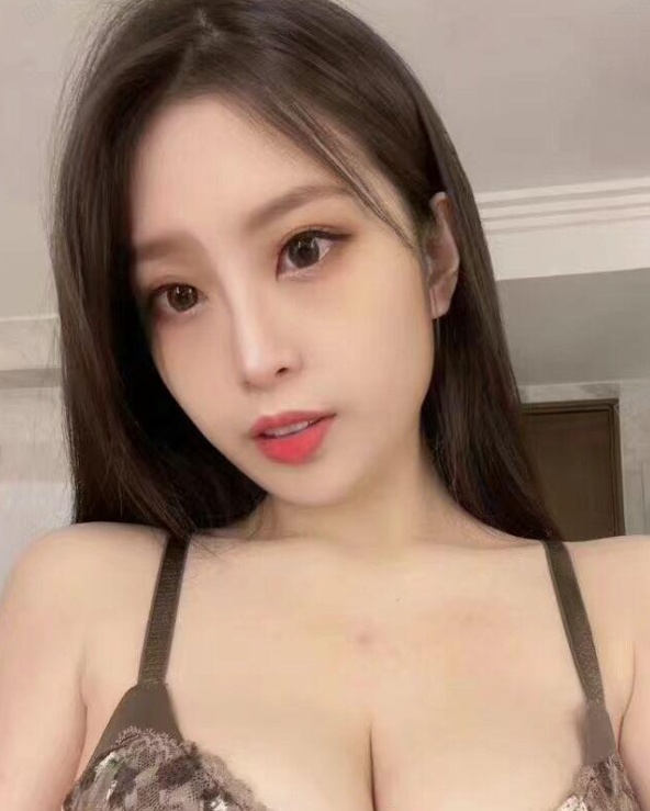 骚逼妹妹可以射嘴里