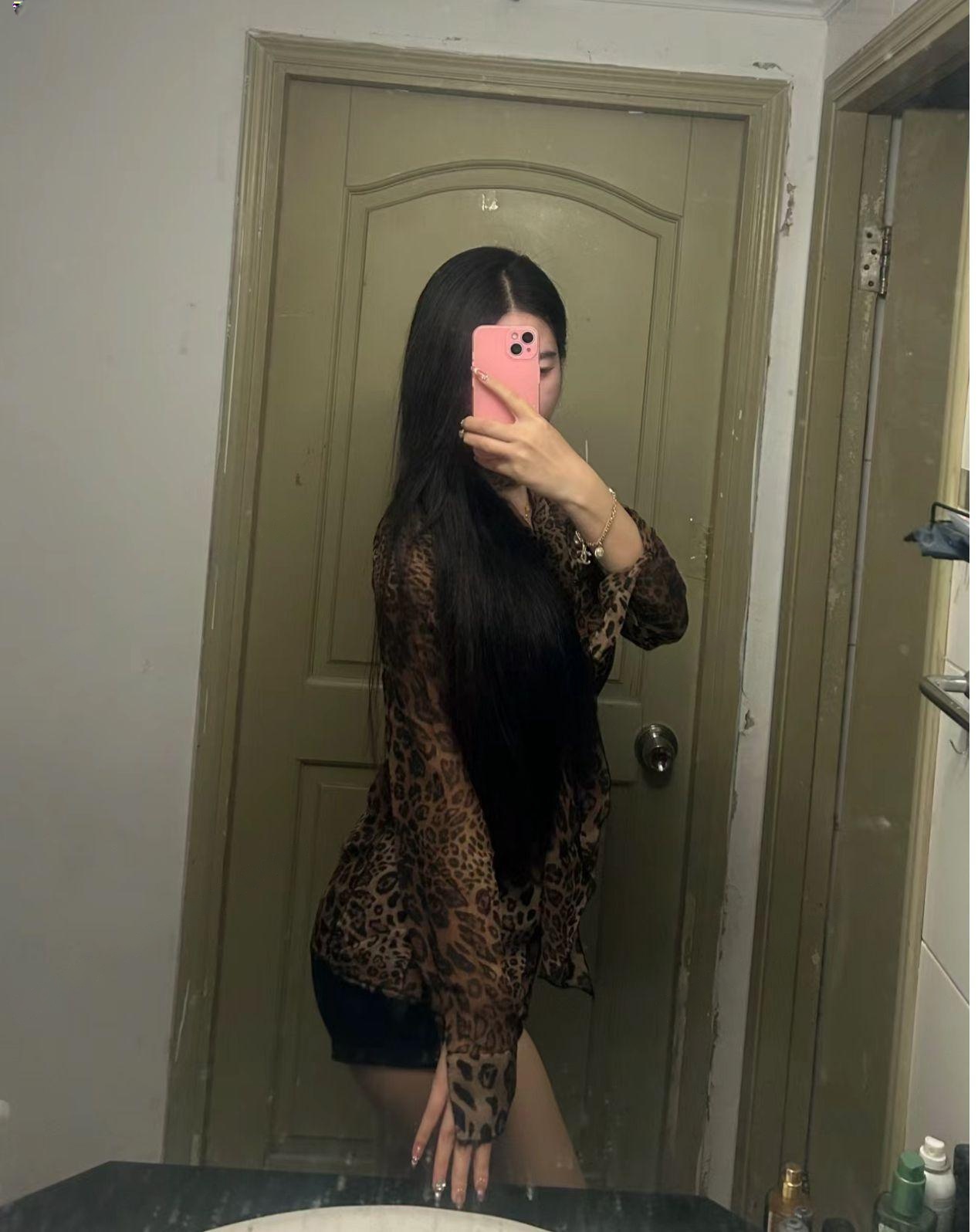 喜欢穿JK服的妹子丰满