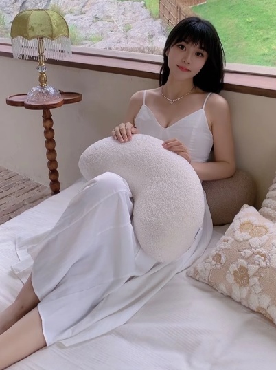 身材满分颜值姗姗