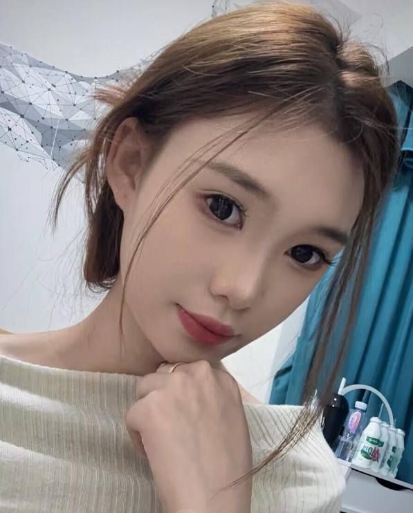 体验莎莎的翘臀
