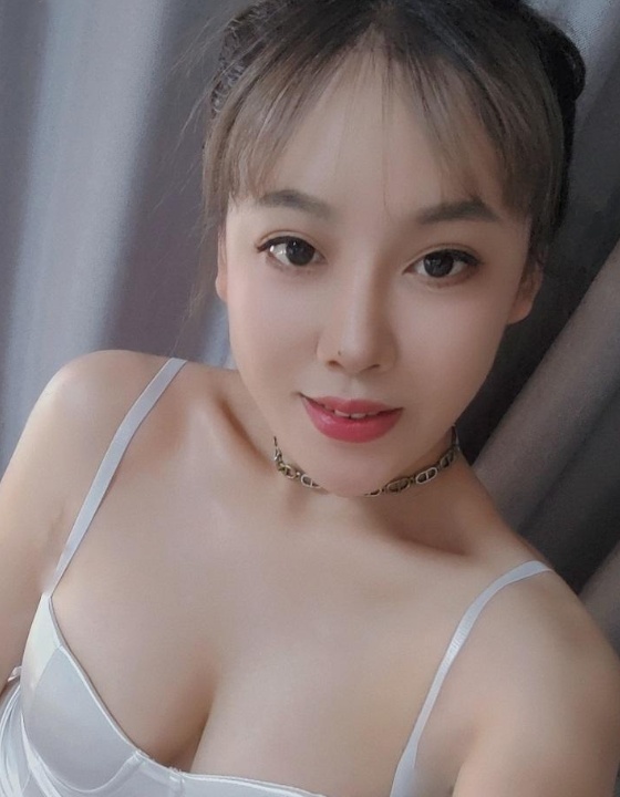 龙岗粉嫩苗条大波妹