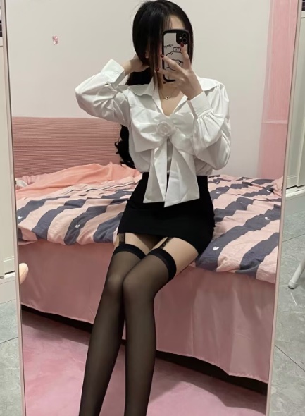 甜美风骚货妹妹