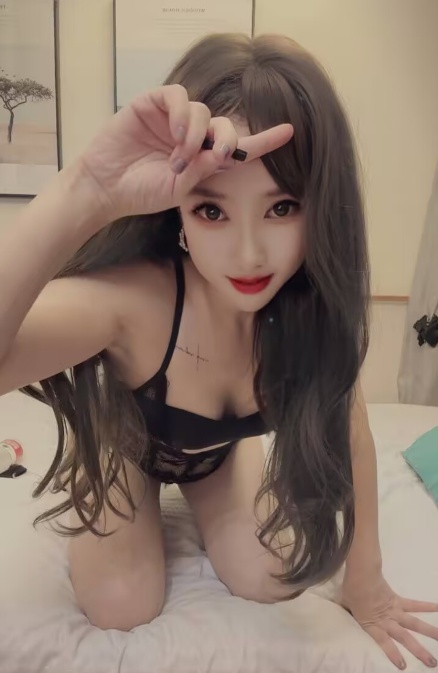 唯锦苑妹妹长的还行