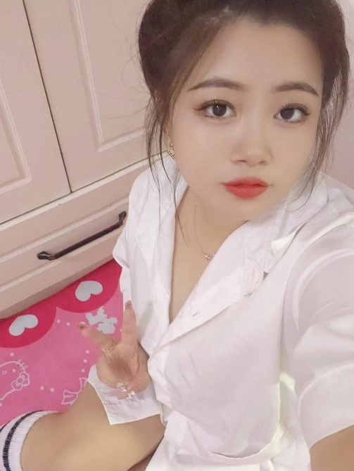 朝阳性感气质妹子