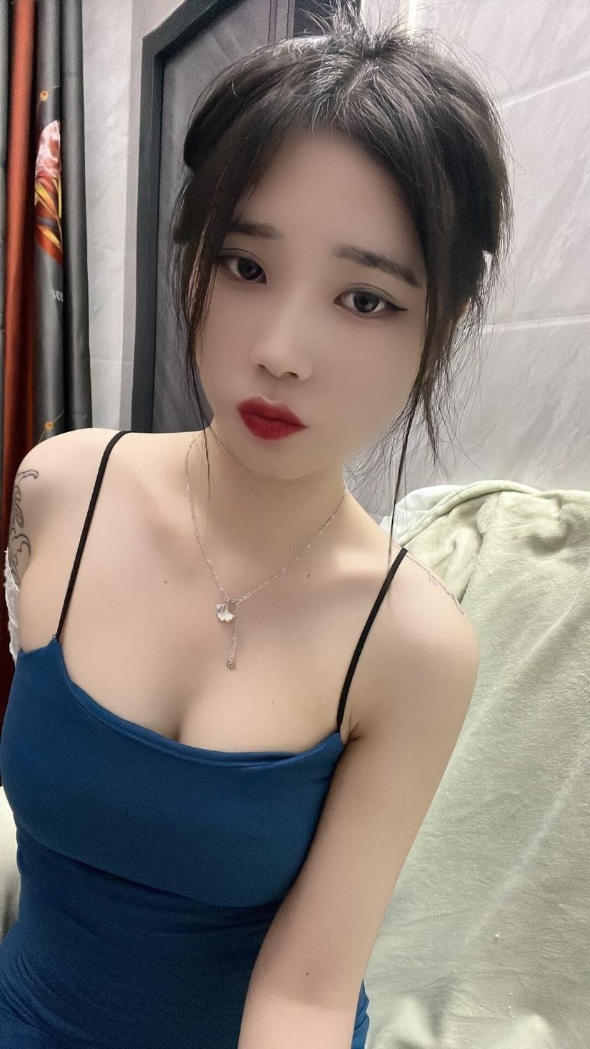 妹妹服务好胸大，下面够紧