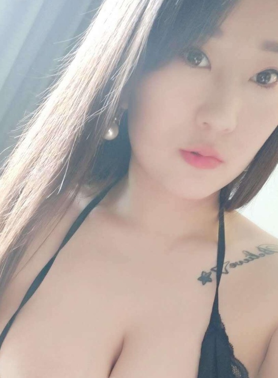 38F大奶妹子