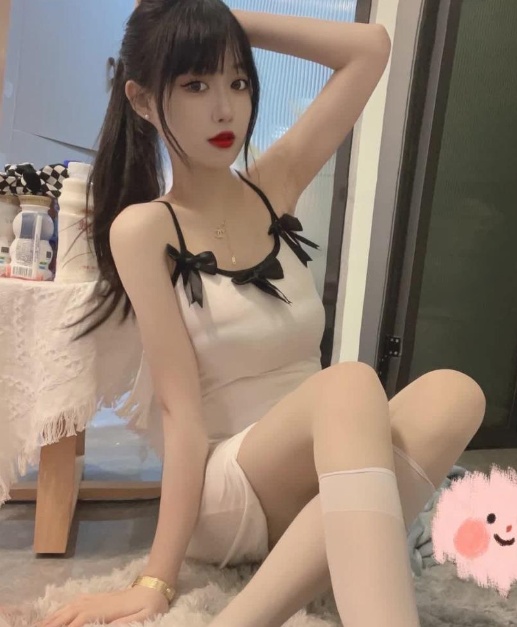 鲍鱼粉嫩叫床自然漂亮小姐姐
