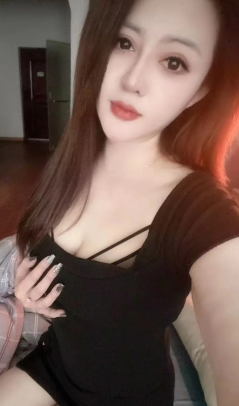 身材不错的嫩妹