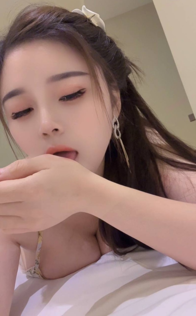 贵阳服务型骚货人妻